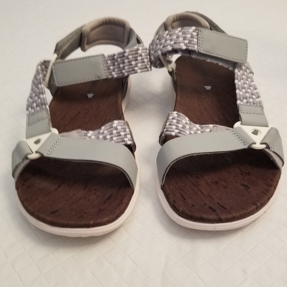 Merrell Size 7 Woven Back Strap Sandals  High Rise Grey - Picture 1 of 6